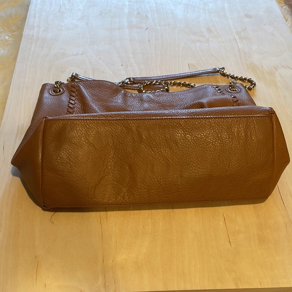 Tory Burch Women's Marion Chain Shoulder Slouchy Tote in Bark - Picture 12 of 13